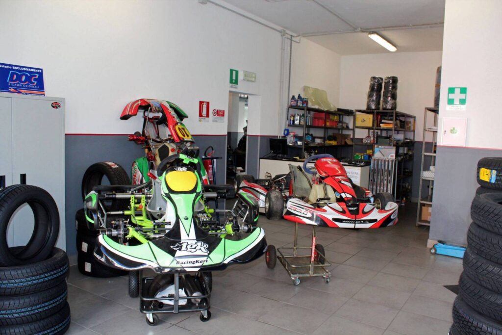 Autofficina con Go-Kart